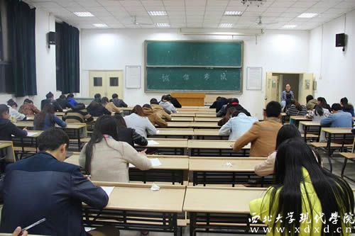 考試現(xiàn)場.jpg