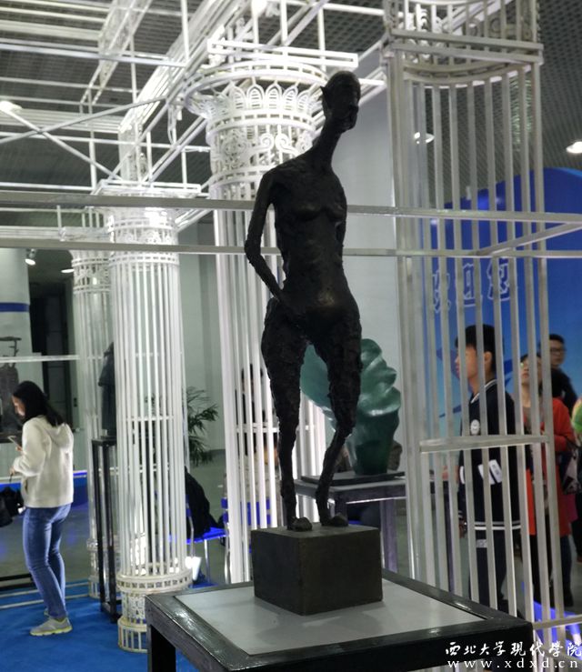 雕塑_副本.jpg