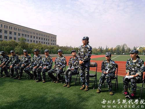 同學(xué)代表提問二.jpg