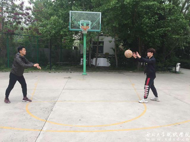 圖一、原地雙手胸前傳接球.jpg