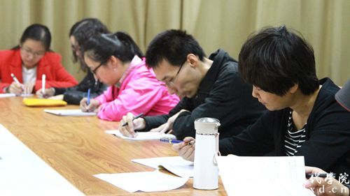 盧院長(zhǎng)開會(huì)003.jpg